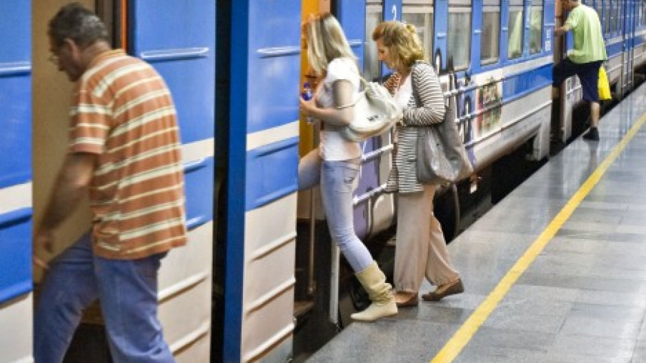 Прекинута блокада, „БГ воз” по реду вожње